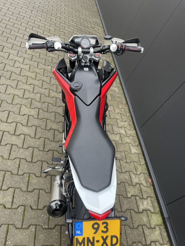 *VERKOCHT* Husqvarna Nuda 900R uit 2013 -Quickshifter - Remus - Image 3