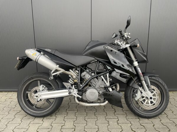 Nette KTM 990 SuperDuke uit 2005 - LeoVince - Xenon - Beurt