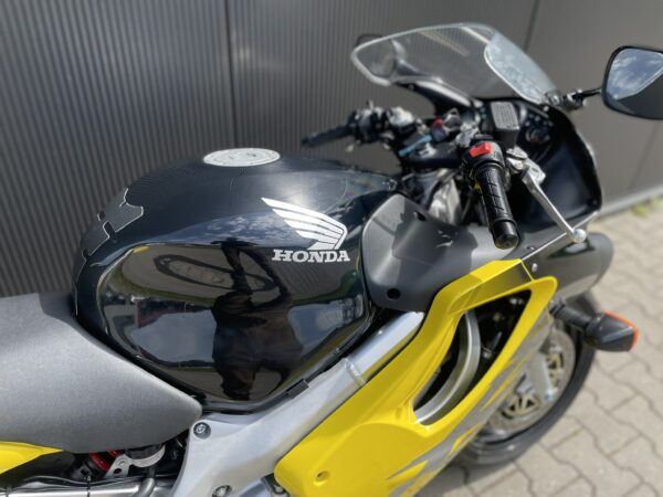 Honda CBR 600 F - 600cc - BJ 2000 - Nieuwstaat - 1 Eigenaar - Image 11