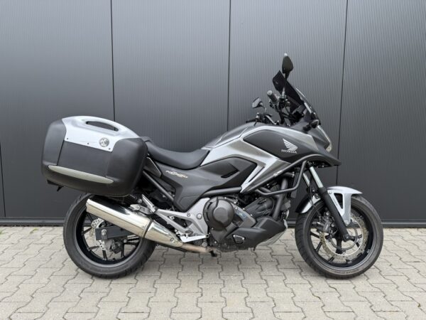 Honda NC750X DCT C-ABS - Nieuwstaat - Koffers - Boekjes