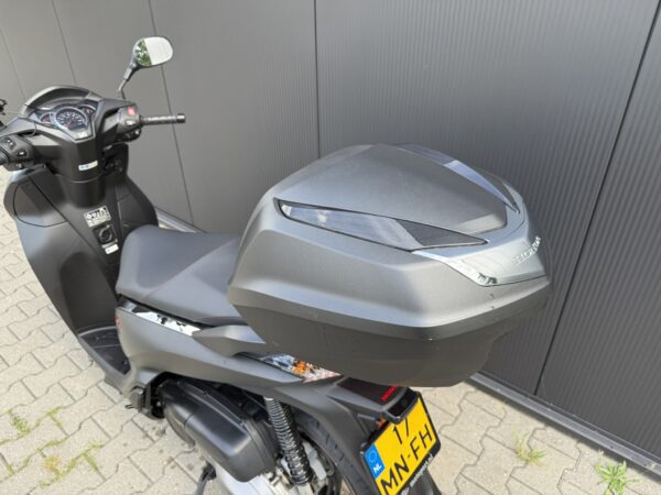 Honda SH 300i Motorscooter - 2020 - ABS - TC- Nieuwstaat - Image 10