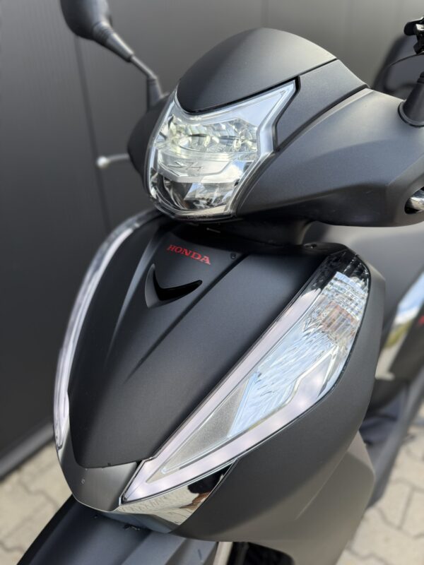 Honda SH 300i Motorscooter - 2020 - ABS - TC- Nieuwstaat - Image 12