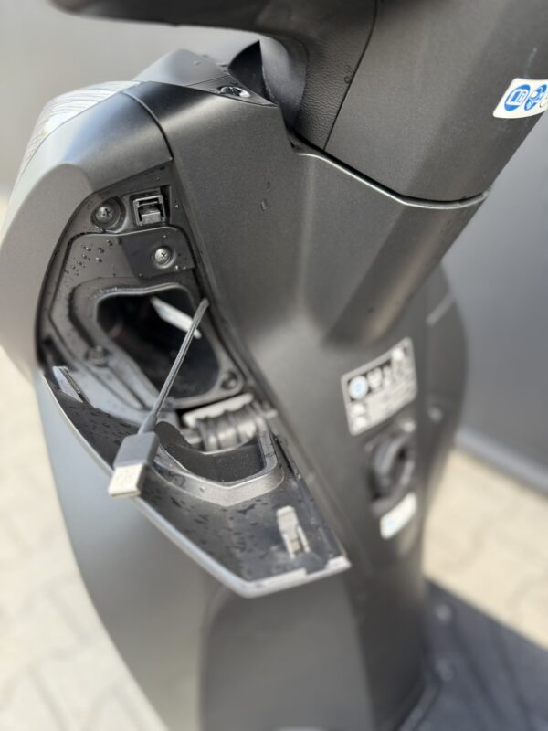 Honda SH 300i Motorscooter - 2020 - ABS - TC- Nieuwstaat - Image 13