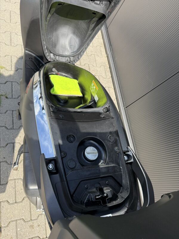 Honda SH 300i Motorscooter - 2020 - ABS - TC- Nieuwstaat - Image 16